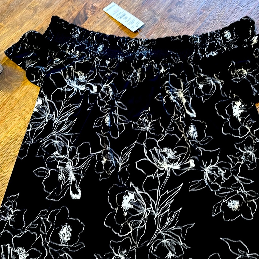 NWT WHBM off shoulder floral top